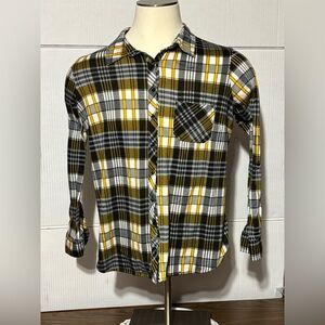 Alter Ego 2Xl long sleeve blouse. Black white gold plaid 26”L 22” p2p. (1X)